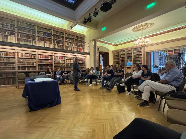 Aikaterini Laskaridis Foundation-Hosting a university course οf the Department of Conservation of Antiquities and Works of Art at the Historical Library